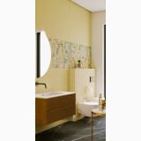 Gresie Nuances Luce Mat 60x120 cm – ambient baie, baie eleganta cu gresie neagra si perete floral, pe pardoseala
