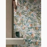 Gresie Deco Studio Jungle 60x120 cm – ambient living, perete decorativ cu motiv floral tropical, consola alba