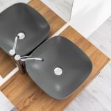 Lavoar Ceramica LAV48G 42x42 cm – ambient baie, doua lavoare gri pe blat lemn, vedere de sus