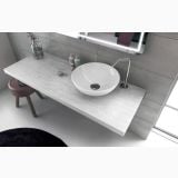 Lavoar Ceramica Rotund LAV1 Ø41 cm – ambient baie, lavoar rotund alb pe blat marmorat, robinet crom, pe pardoseala si perete