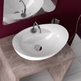 Lavoar Ceramica Oval LAV22 58x39 cm – ambient baie, lavoar oval alb pe blat lemn, robinet crom
