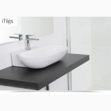 Lavoar Ceramica Oval LAV23 56x40 cm – ambient baie, lavoar oval alb pe blat gri, robinet crom