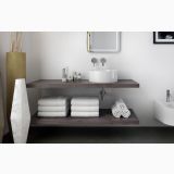 Lavoar Ceramica Rotund LAV3 Ø40,5 cm – ambient baie, lavoar rotund pe blat lemn cu prosoape, pe perete