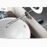 Lavoar Ceramica Rotund LAV37 Ø40 cm – ambient baie, lavoar rotund alb pe blat gri texturat, baterie crom