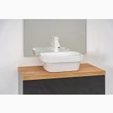 Lavoar Ceramica LAV39 42x42 cm – ambient baie, lavoar alb pe blat lemn, mobilier gri antracit