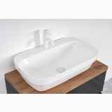 Lavoar Ceramica Dreptunghiular LAV43 70x42 cm – ambient baie, lavoar alb pe blat lemn cu baterie alba, pe pardoseala si perete
