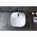 Lavoar Ceramica Patrat LAV44 42x42 cm – ambient baie, lavoar patrat alb pe blat gri, vedere de sus