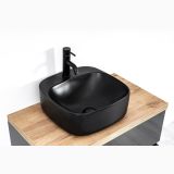 Lavoar Ceramica LAV44N 42x42 cm – lavoar negru mat pe blat lemn, baterie neagra