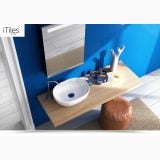 Lavoar Ceramica Oval SLIM51 60x42 cm – ambient baie, lavoar oval alb pe blat lemn, perete albastru decorativ