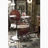 Gresie Decorata London Whitechapel 20x20 cm – ambient, scaun vintage de frizerie pe gresie decorativa cu motive florale, pe pardoseala
