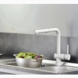 Robinet Lavoar Bucatarie Paffoni Light Finisaj Alb – ambient bucatarie, robinet alb montat pe chiuveta cu strecuratoare legume, pe perete