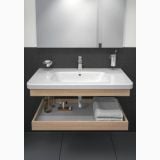 Baterie Lavoar Hansgrohe Logis E 100 Finisaj Crom – ambient baie, lavoar suspendat cu baterie crom si mobilier lemn, pe perete