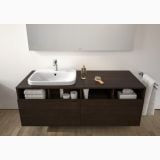 Baterie Lavoar Hansgrohe Logis E 70 Finisaj Crom – ambient baie, lavoar suspendat cu baterie crom si mobilier maro, pe perete