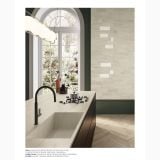 Lastra Gresie Calacatta Mont Blanc Mat 120x280x0,6 cm – ambient bucatarie, bucatarie eleganta cu insula marmura si perete verde