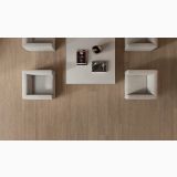 Gresie Imitatie Lemn Essence Select Mandorla Mat 20x120 cm – ambient living, pardoseala lemn deschis, fotolii gri in jurul mesei