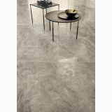 Gresie Marble Experience Orobico Grey Mat 60x120 cm – ambient living, pardoseala gri cu mese negre si vase decorative