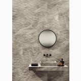 Lastra Gresie Orobico Grey Lucios 120x280x0,6 cm – ambient baie, perete ondulat gri cu lavoar si oglinda rotunda