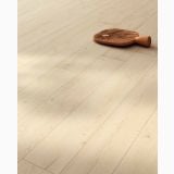 Placa gresie imitatie lemn Decor Delconca Nabi Natural 20x120 cm – detaliu, pardoseala lemn deschis cu perie decorativa din lemn
