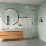 Baterie stativa lavoar FDesign Lacrima Crom – ambient baie, baie moderna cu faianta verde, dus walk-in si mobilier lemn, pe pardoseala si perete