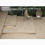 Gresie Exterior Nordic Stone Danimarca 45x90 Anti-Slip – ambient terasa, terasa exterioara cu gresie bej, scaune suspendate rattan, plante verzi, pe pardoseala