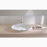 Lavoar Ovalo 63.5x39 cm Fara Preaplin – ambient baie, lavoar oval alb pe blat lemn, robinet crom