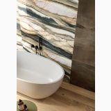 Lastra Gresie Oyster Gold Lucios 120x280 cm – ambient baie, baie cu cada ovala si perete marmorat