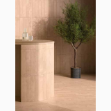 Gresie Manufatti MI 06 Terra Brick Mat 7.5x40 cm – ambient living, masa rotunda placata, pardoseala lemn, copac in ghiveci, pe pardoseala si perete