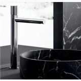 Robinet Inalt pentru Lavoar pe blat Paffoni Jo Finisaj Crom – ambient baie, robinet crom lavoar blat marmura neagra perete marmura