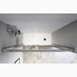 Paravan dus usa glisanta SoftClose 180x200cm grosime 8 mm anti-calcar – ambient baie, vedere de sus cu cabina de dus si pardoseala gri, pe pardoseala si perete