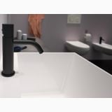 Baterie Lavoar Paffoni Light Finisaj Negru Mat – ambient baie, baterie negru mat pe lavoar alb, baie moderna, pe pardoseala si perete