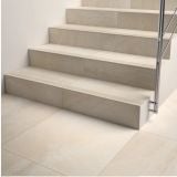 Gresie Portelanta Piemme Geostone Beige 60x120 cm Mat – ambient hol, scara cu trepte si pardoseala gresie bej mata, pe pardoseala si perete