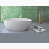 Cada Freestanding Praga 157x70 cm – ambient baie, cada freestanding ovala alba cu perete mozaic verde, pe pardoseala