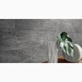 Gresie Stone Mix Quarzite Grey 30x60 cm – ambient living, perete gresie gri cu vaze decorative si planta