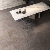 Gresie Abk Native Red Lucios 60x120 cm – ambient living, birou cu masa marmura si pardoseala gresie gri-maro