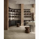 Gresie Bergstone Sand Antislip 60x60 cm – ambient comercial, spatiu comercial cu rafturi si tejghea, pardoseala gresie deschisa