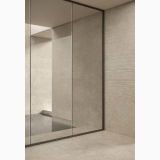 Gresie Portelanata Calcis Corda Mat 60x60 cm – ambient, perete striat cu perete de sticla si pardoseala minerala