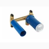 Baterie Lavoar Perete Grohe Essence Finisaj Crom Pipa 230mm – detaliu, corp ingropat baterie, tuburi albastre protectie, fundal alb