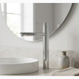 Baterie stativa lavoar inalta FDesign Flusso Crom – ambient baie, baterie crom lavoar oval, oglinda rotunda, blat marmura, pe pardoseala