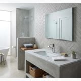 Baterie stativa lavoar FDesign Flusso Crom Lucios – ambient baie, baie moderna cu blat marmura si perete gresie