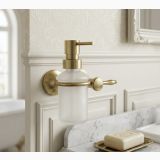 Dozator sapun lichid FDesign Lacrima Bronz Antichizat – ambient baie, dozator auriu montat pe perete, langa oglinda si blat marmura