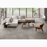 Gresie Shale Greige Mat 80x160 cm – ambient living, living modern cu canapea alba si gresie gri mare, pe pardoseala