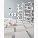 Gresie Digitalart Denim 10x60 – ambient comercial, spatiu comercial cu rafturi albe si pardoseala in patchwork