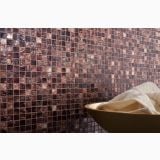 Mozaic Sicis Firefly Galles 30x30 cm – ambient baie, perete mozaic maro auriu cu vas si prosop