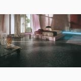 Mozaic Sicis Iridium Orchis 30x30 cm – ambient dormitor, dormitor cu pat pe platforma, pardoseala mozaic lucios intunecat
