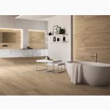 Gresie Imitatie Lemn St Regis SR 11 Giallo Dorato 20x120 cm – ambient baie, baie moderna cu cada freestanding si perete lemn, pe pardoseala