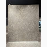 Gresie Piemme Stone Revolution Grey Red 60x120 cm Satin – panou mare gresie gri expus in showroom