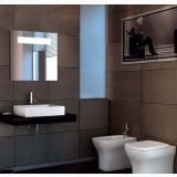 Lavoar Strada Ideal Standard 50x42cm Fara Preaplin – ambient baie, baie moderna cu lavoar suspendat pe blat negru, pe perete