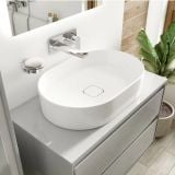 Lavoar Oval Strada II Ideal Standard 60x40 cm Fara Preaplin – ambient baie, lavoar oval alb montat pe mobil suspendat gri, pe perete
