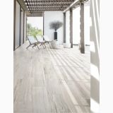 Gresie Stone Mix Striato White 45x90 cm – ambient terasa, terasa moderna cu pergola, scaune si gresie imitatie piatra, pe pardoseala