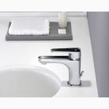 Robinet Lavoar Paffoni Sly Crom - Energy Saving – ambient baie, robinet crom pe lavoar, prosop si sapun alaturi